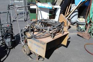 lot 893 image: L&A Pressure Washer, Electric