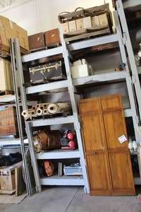 lot 984 image: Wood Shelf 5-tier