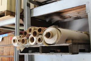 lot 986 image: Lot of (10) Vinyl Wallpaper Rolls