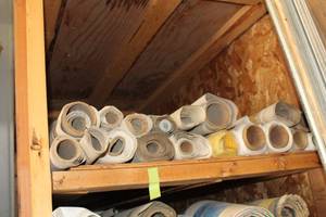 lot 987 image: Lot of (Approximately 17) Vinyl Wallpaper Rolls