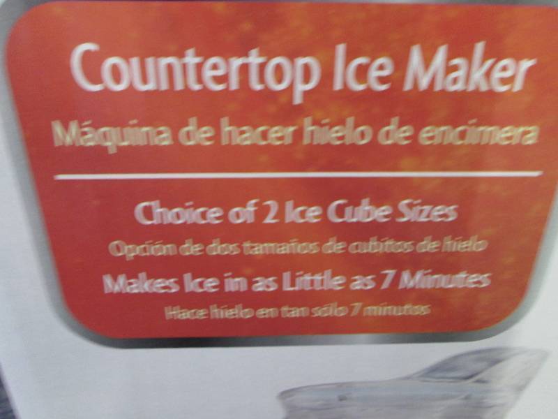 lot 15 image: Magic Chef Counter Top Ice Maker op...