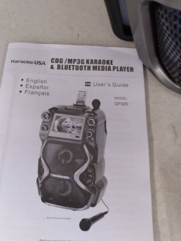 lot 32 image: Karaoke USA Bluetooth Machine Miss...