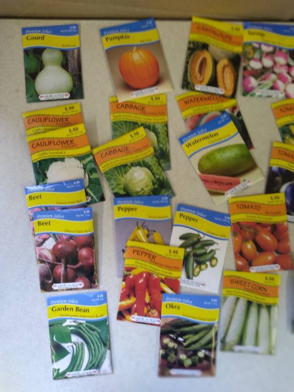 lot 82 image: 28 Vegetable Seed Packets See Photos