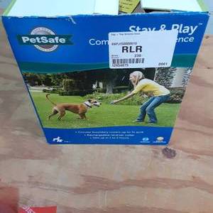 lot 11 image: Petsafe Stay and Play Compact Wirel...