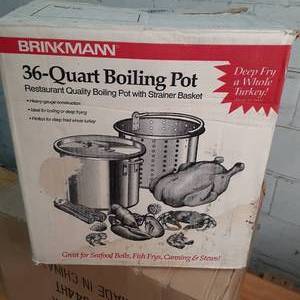 lot 75 image: Brinkman 36Qt. Boiling Pot with Str...