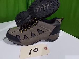 lot 10 image: Size 6 nice brand new shoes...