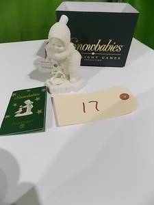 lot 17 image: Dept 56 snowbabies batter up brand ...