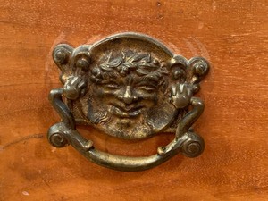 lot 7 image: Stunning Antique Carved Desk with Figurals