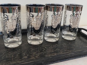 lot 53 image: Four Vintage Kimiko Tumblers and Coordinating Tray