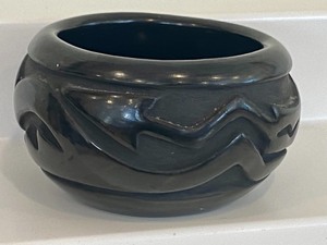 lot 22 image: Santa Clara Pottery Bowl by Jennifer Naranso