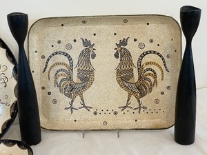 lot 17 image: Fun Vintage Decor