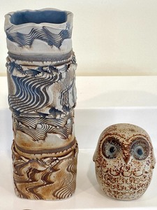 lot 12 image: Scottish Made Ceramic Vase & Pair of Owl Salt and Pepper Shakers
