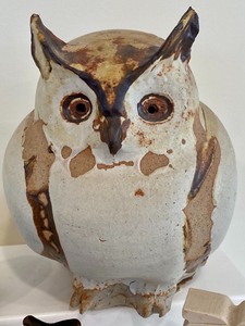 lot 11 image: Collection of 12 Owl Figurines