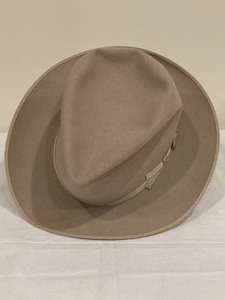 lot 76 image: Tan Stetson Hat