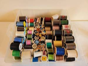 lot 173 image: Oodles of Thread