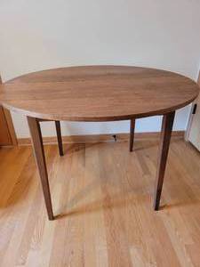 lot 187 image: Mid Century Style Dining Table and One WoodUpholstery Chair