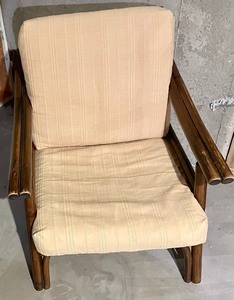 lot 297 image: Ficks Reed Company Chair