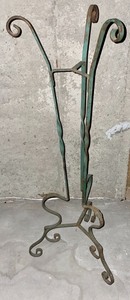 lot 299 image: 2 Pretty Plant Stands