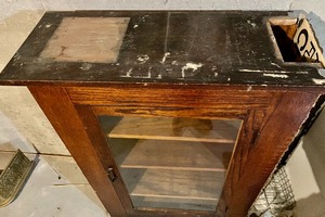 lot 293 image: Antique Cabinet