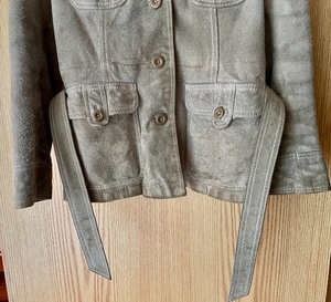 lot 302 image: 100% Leather Vintage Belted Coat