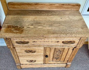 lot 300 image: Vintage Commode