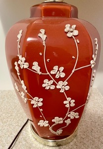 lot 313 image: Lovely Table Lamp