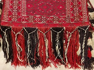 lot 285 image: Vintage Textile Piece
