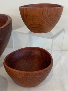 lot 261 image: Wonderful Vintage Wooden Serving Bowl Set