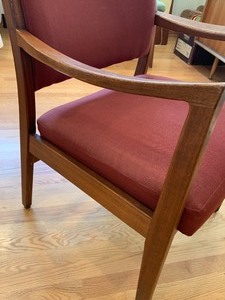 lot 266 image: Mid Century Arm Chair