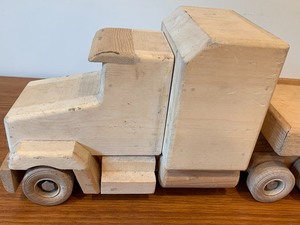 lot 350 image: Wood Semi Truck