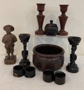 lot 249 image: Vintage Wooden Carved Items