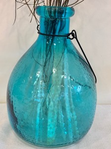 lot 257 image: Beautiful Aqua Vase w Peacock Feathers