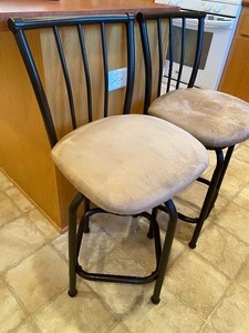 lot 361 image: Pair of Barstools