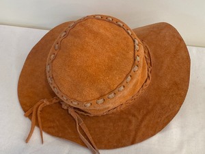 lot 359 image: Super Fun Vintage Suede Hat