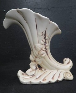 lot 4 image: RED WING POTTERY WHITE CORNUCOPIA VASE