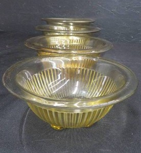 lot 10 image: FEDERAL DEPRESSION GLASS GOLDEN GLOW RIBBED NESTING BOWLS 4 PIECE SET