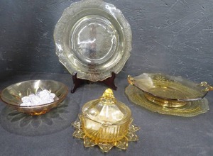 lot 14 image: 6 PIECE- VINTAGE YELLOWAMBER FEDERAL DEPRESSION GLASS