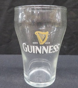 lot 32 image: NEW BAR GLASSES
