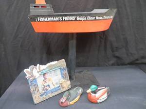 lot 65 image: VINTAGE DUCK FIGURINES