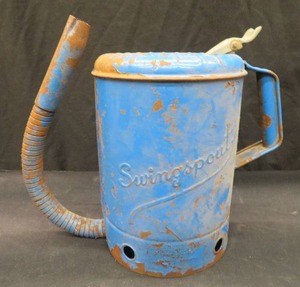 lot 68 image: VINTAGE SWINGSPOUT BLUE FLEX SPOUT OIL CAN