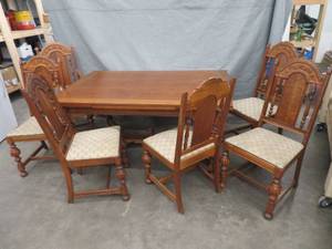 lot 72 image: WOODDEN TABLE WITH CHAIRS