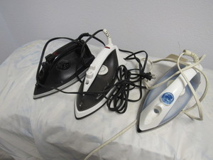 lot 15 image: 3 Irons