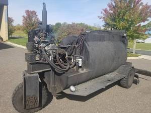 lot 816 image: 2019 SP 600 Gas SealMaster Squeegee Sealcoat Machine