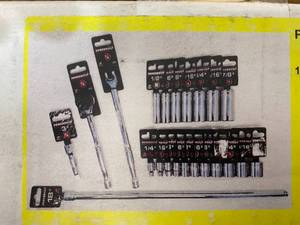 lot 25 image: POWERBUILT 22 Piece 38 Drive Pro Socket Set