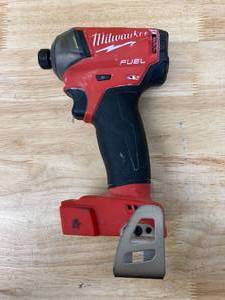 lot 33 image: MILWAUKEE M18 FUEL SURGE 18-Volt Lithium-Ion Brushless Cordless 14 in. Hex Impact Driver (Tool-Only)