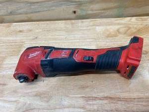 lot 34 image: MILWAUKEE M18 18-Volt Lithium-Ion Cordless Oscillating Multi-Tool (Tool-Only)