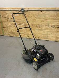 lot 42 image: MURRAY 20 in. 125 cc Briggs & Stratton Gas Walk Behind Push Mower
