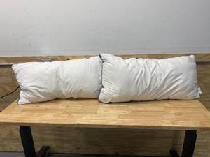 lot 84 image: UTOPIA BEDDING Lot of 2-  Cotton Gusset Pillows.  King  18 x 36