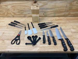 lot 65 image: FARBERWARE Cutlery Set