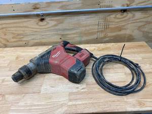 lot 6 image: MILWAUKEE 15 Amp 1-34 in. SDS-MAX Corded Combination Hammer with E-Clutch